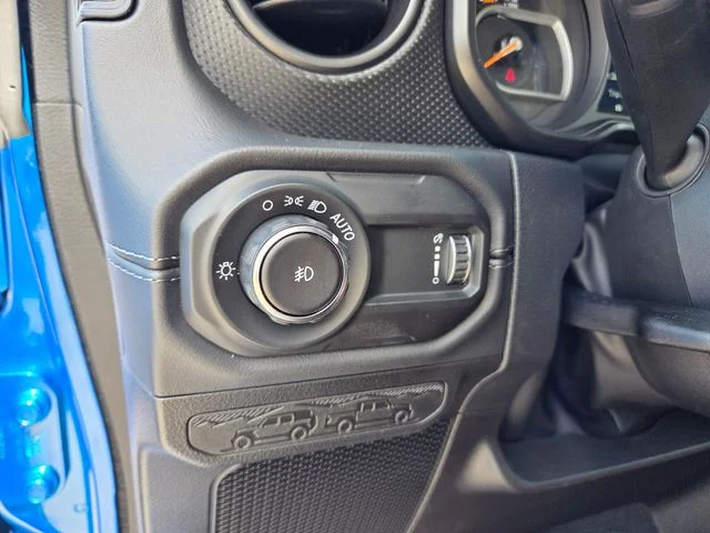 New 2026 Hydro Blue Pearl-Coat Exterior Paint Jeep Rubicon X image 25