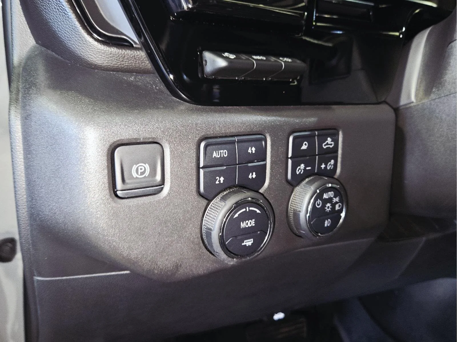 Certified Used 2024 Slate Gray Metallic Chevrolet ZR2 image 32