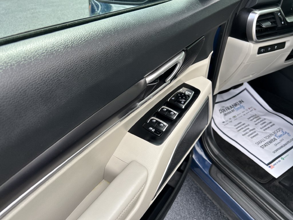 Used 2024 Black Kia S image 11