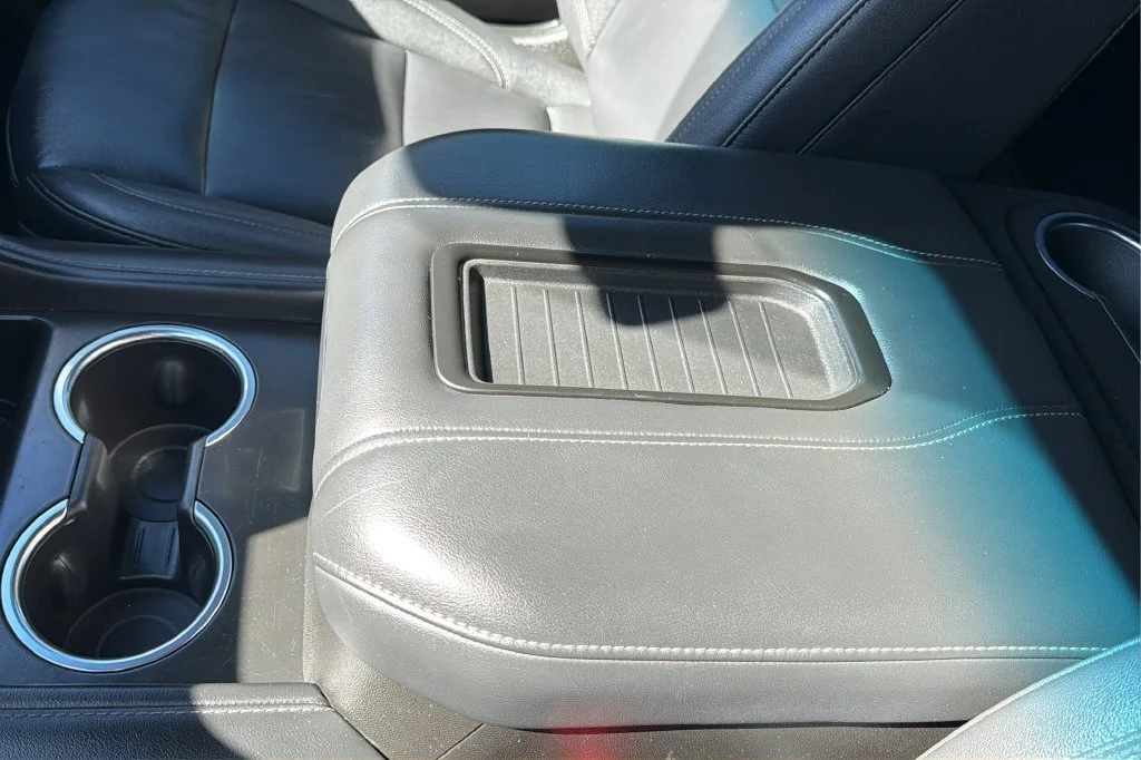 Certified Used 2023 SUMMIT WHITE Chevrolet Z71 image 28