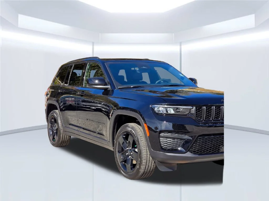 New 2027 Black Jeep Laredo X image 39