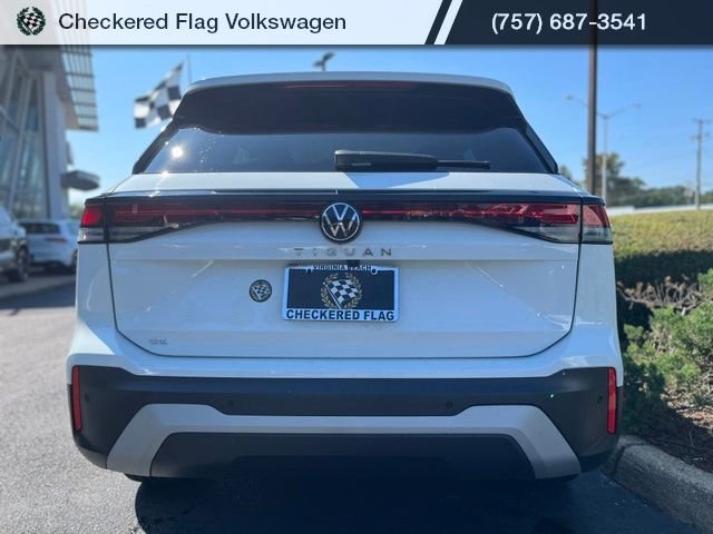 Used 2025 Pure White Volkswagen 2.0T SE image 10
