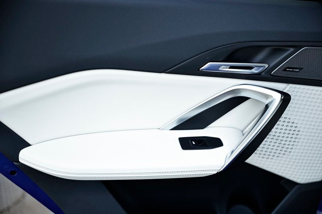 New 2026 Portimao Blue Metallic BMW xDrive28i image 23