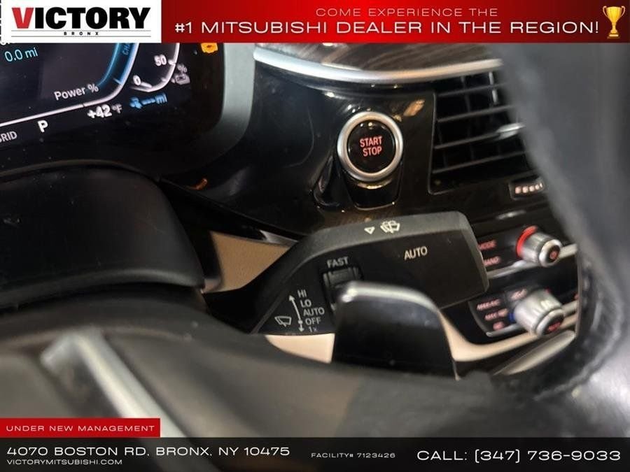 Used 2022 White BMW 530e iPerformance image 43