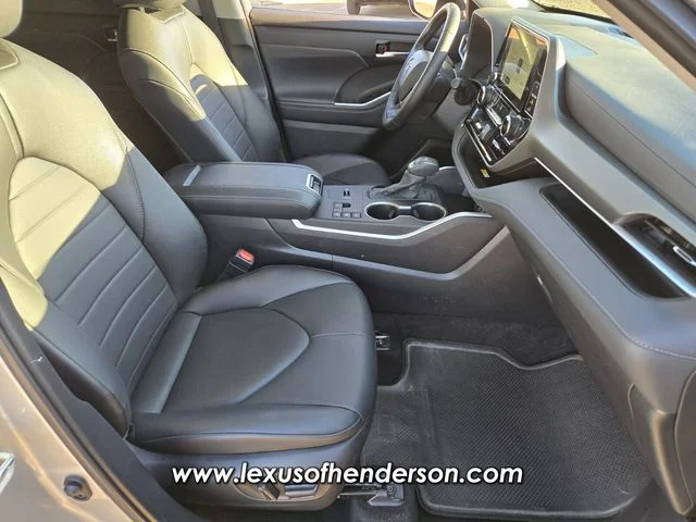 Used 2024 Silver Toyota XLE image 17