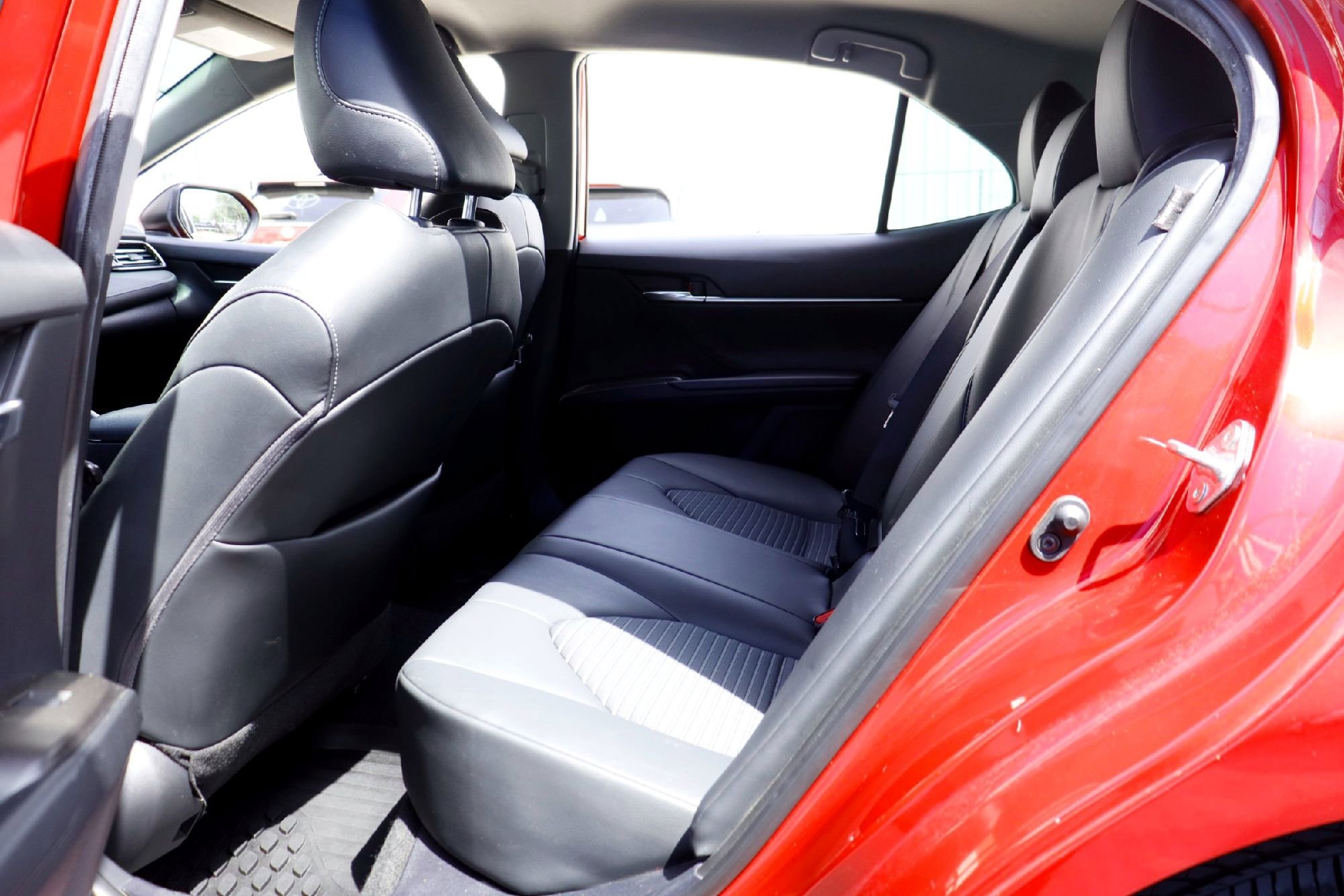 2022 Toyota Camry SE - Photo 27