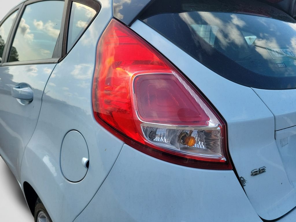 Used 2019 White Ford SE image 9