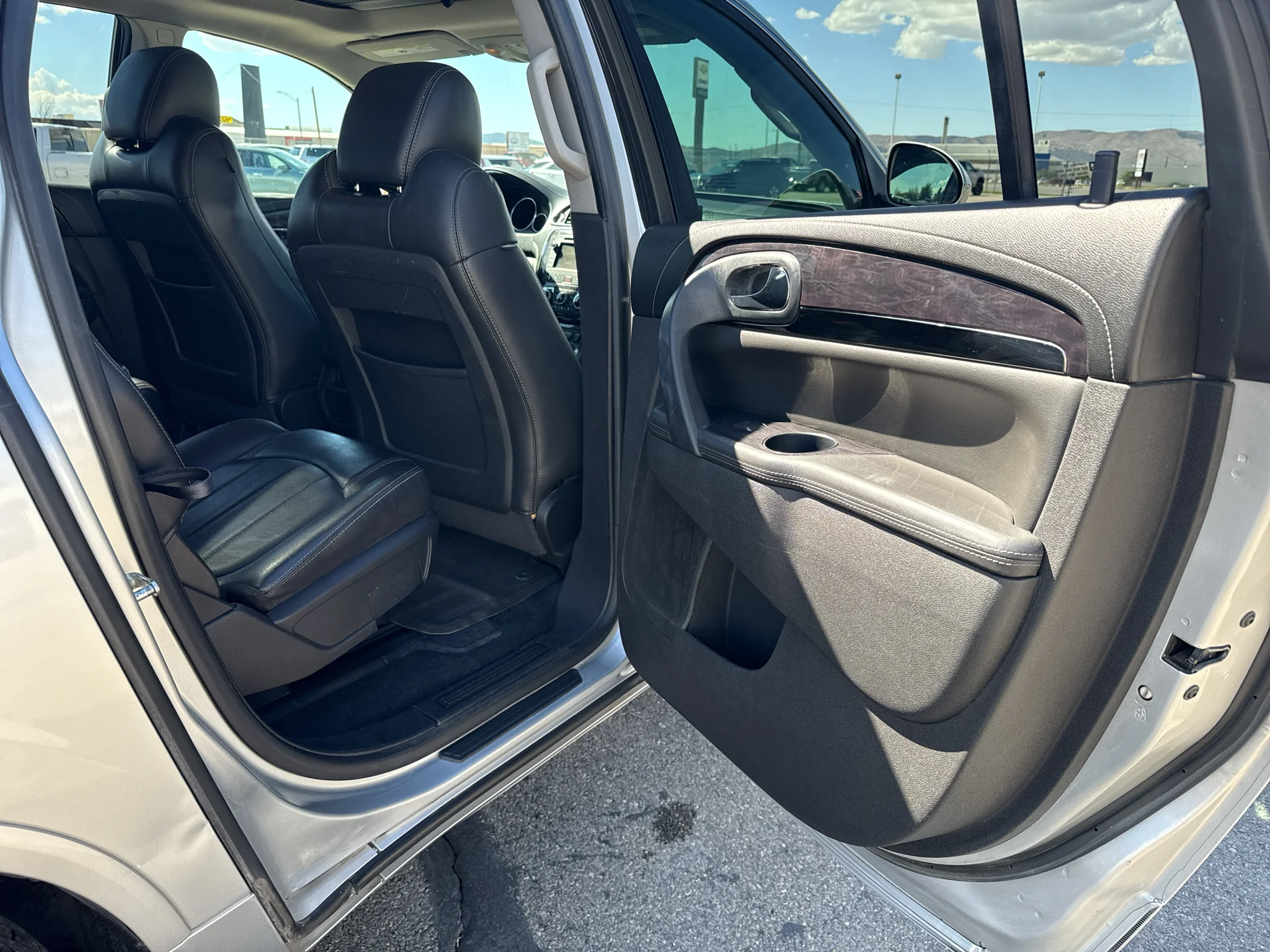 Used 2016 QUICKSILVER METALLIC Buick Leather image 16