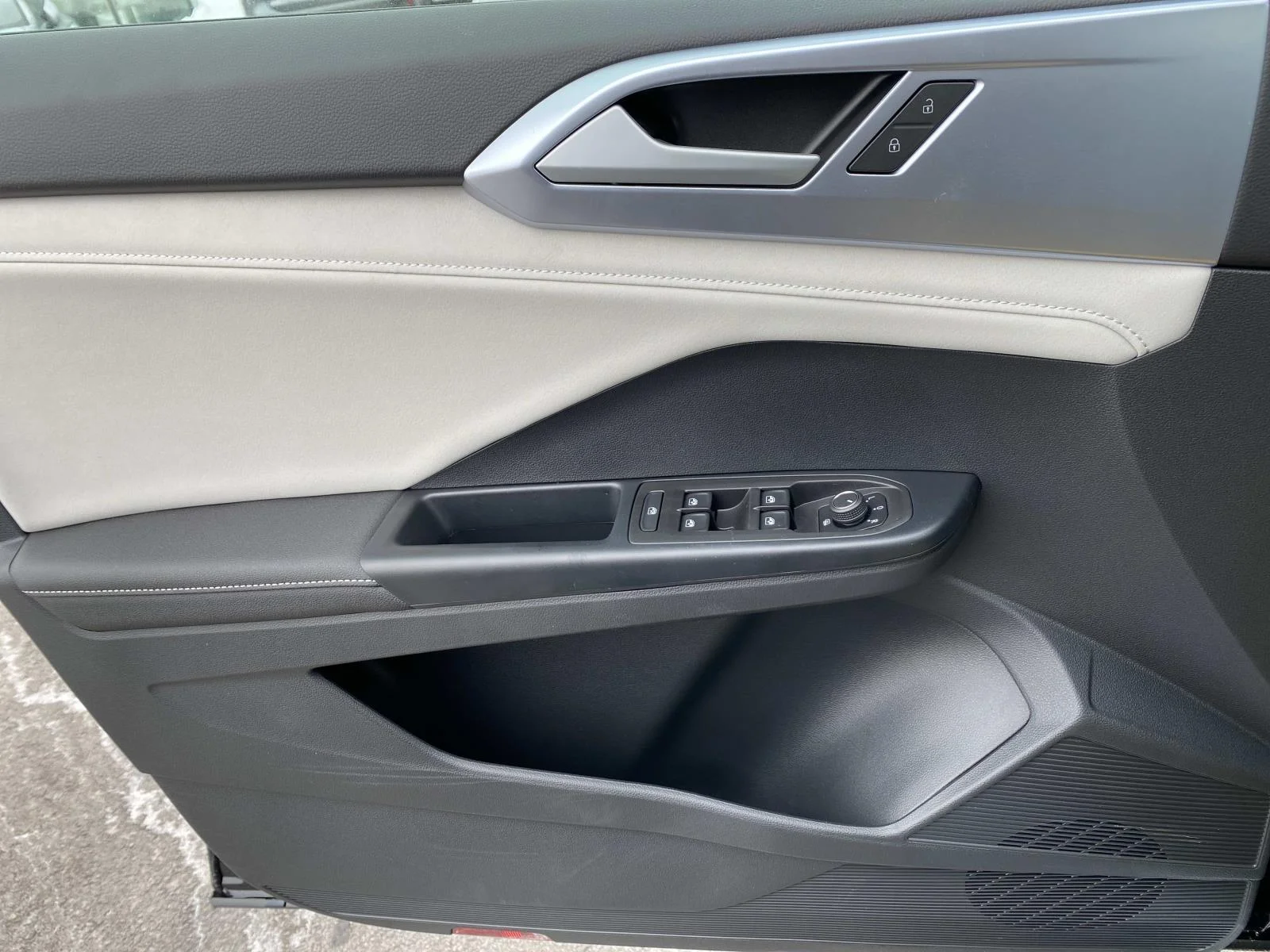 2026 Volkswagen Taos SE - Photo 16