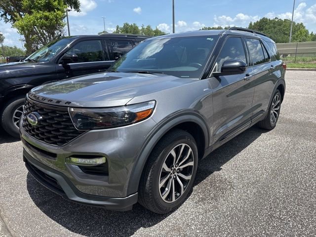 2023 Ford Explorer ST-LINE RWD's photo