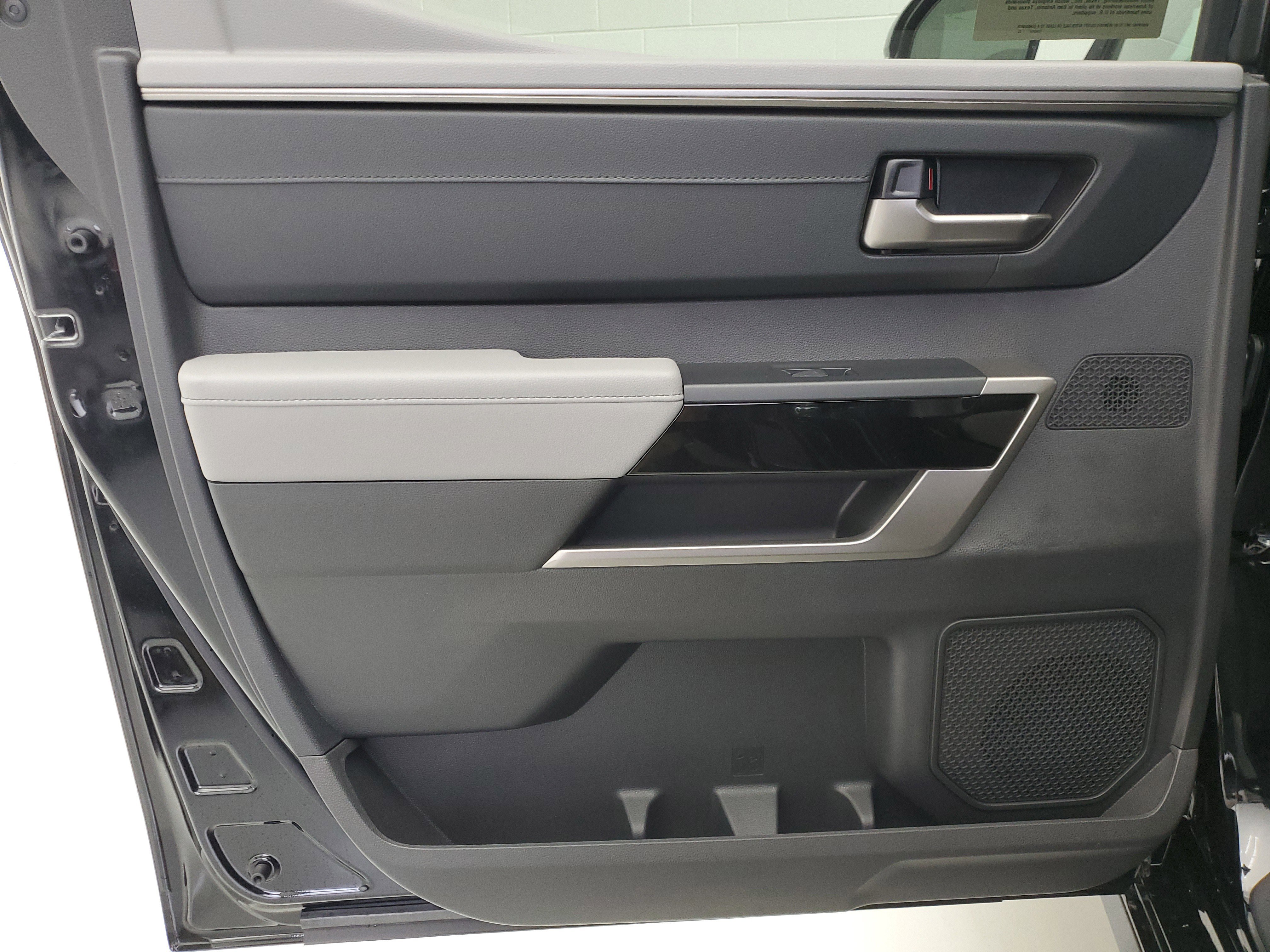 2026 Toyota Tundra Limited - Photo 15