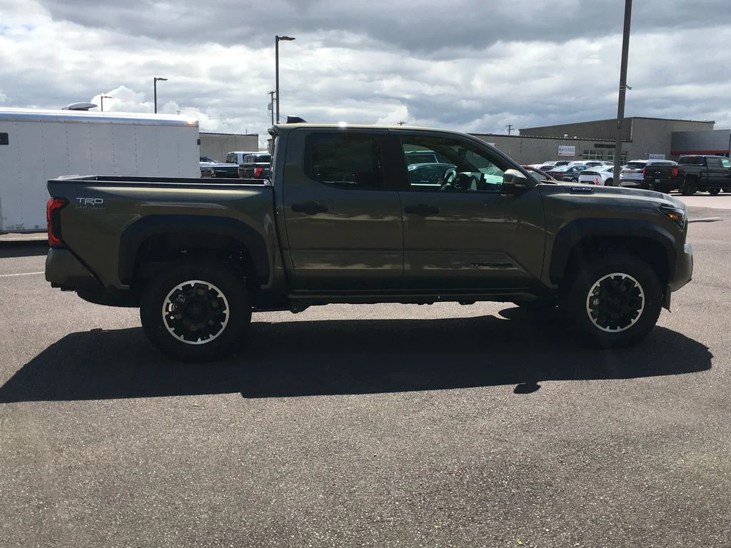 2026 Toyota Tacoma TRD Off Road - Photo 9