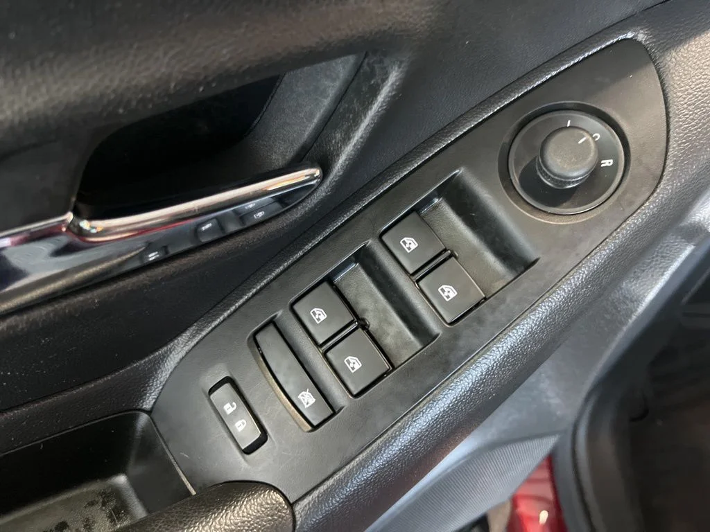 Used 2022 Red Chevrolet LT image 4