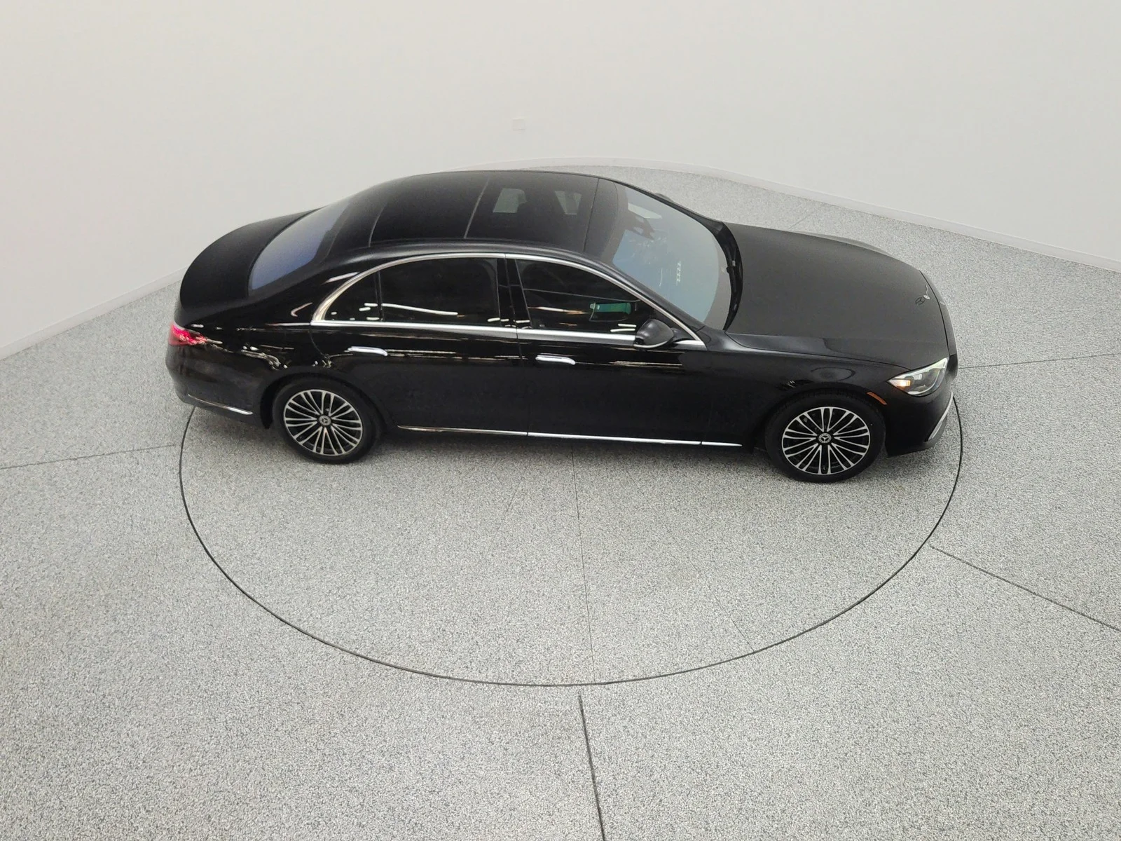 Used 2023 Obsidian Black Mercedes-Benz S 580e 4MATIC® Sedan image 12