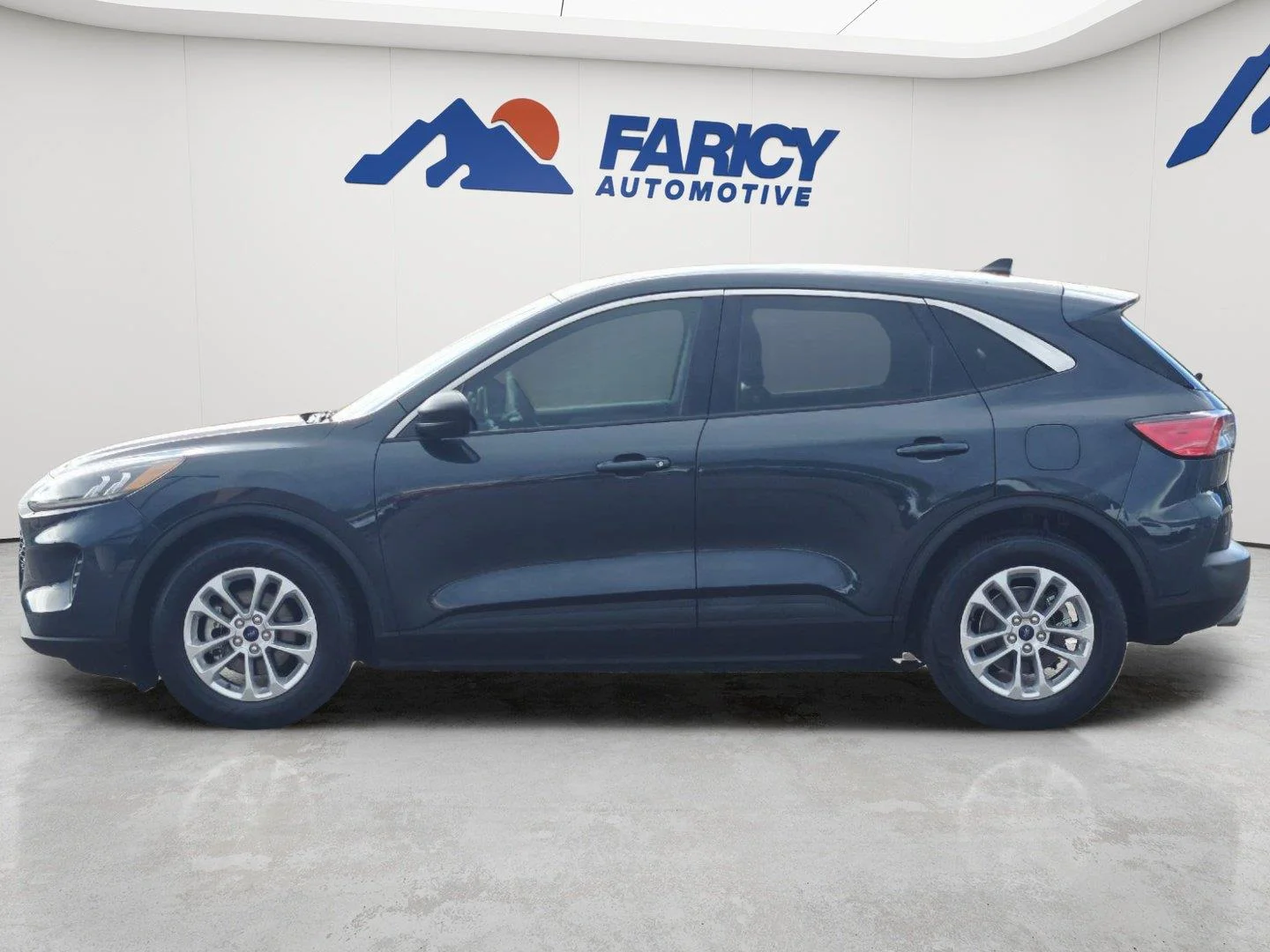 Used 2022 Stone Blue FORD SE image 9