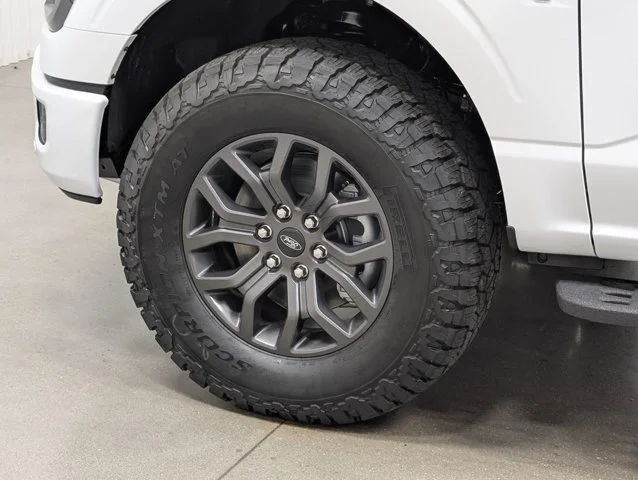 New 2026 Oxford White Ford Tremor® image 38