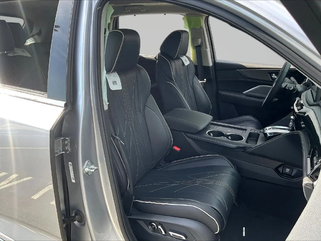 New 2026 Solar Silver Metallic Acura SH-AWD with Advance Package image 11