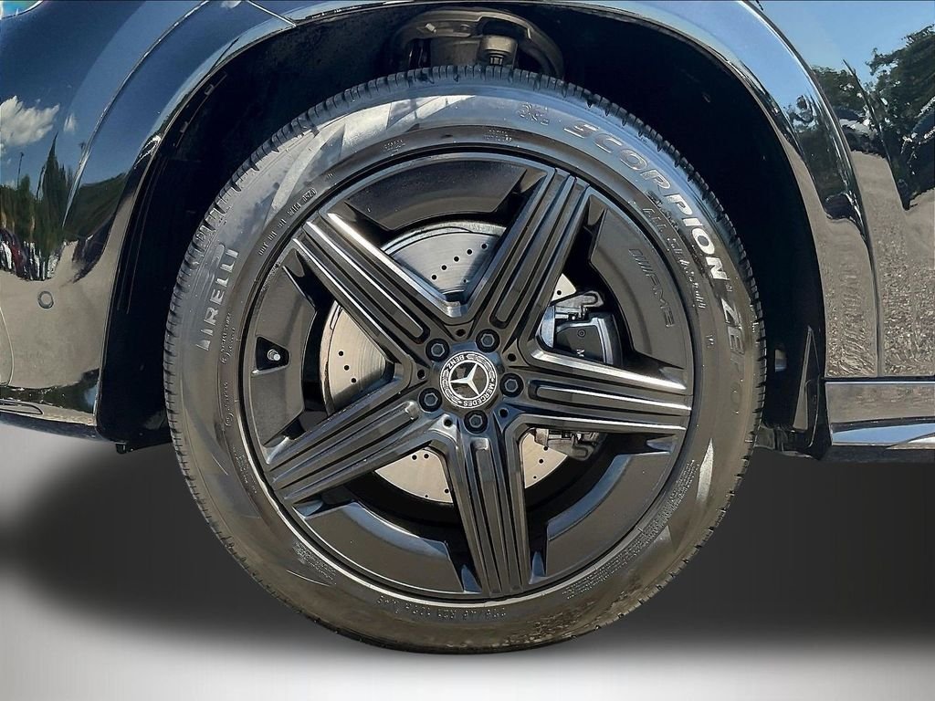 Certified Used 2024 Obsidian Black Metallic Mercedes-Benz GLE 580 image 36