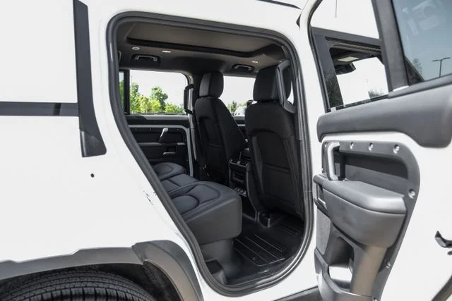 Used 2025 White Land Rover S image 44