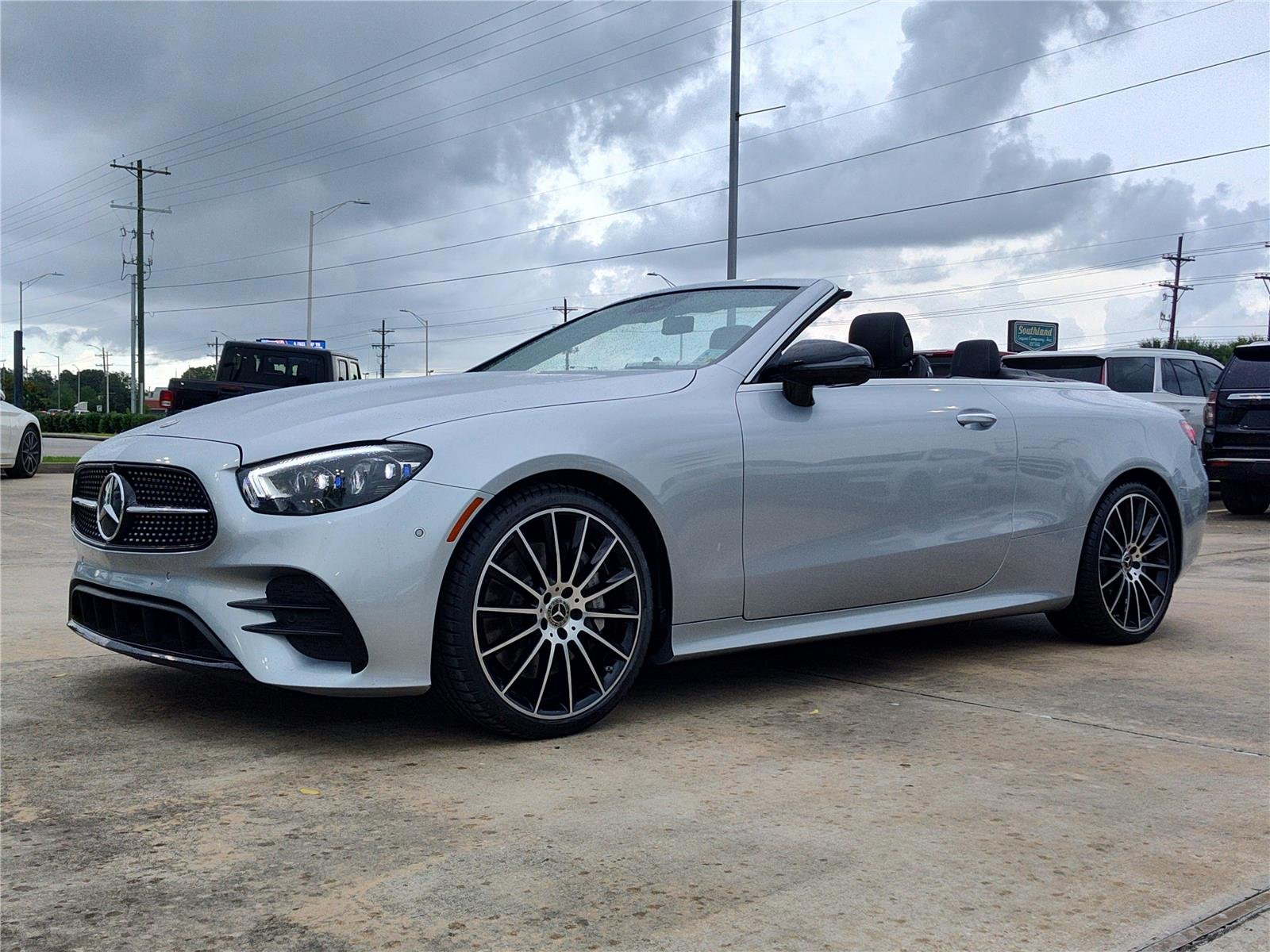2023 Mercedes-Benz E-Class E450 Cabriolet's photo