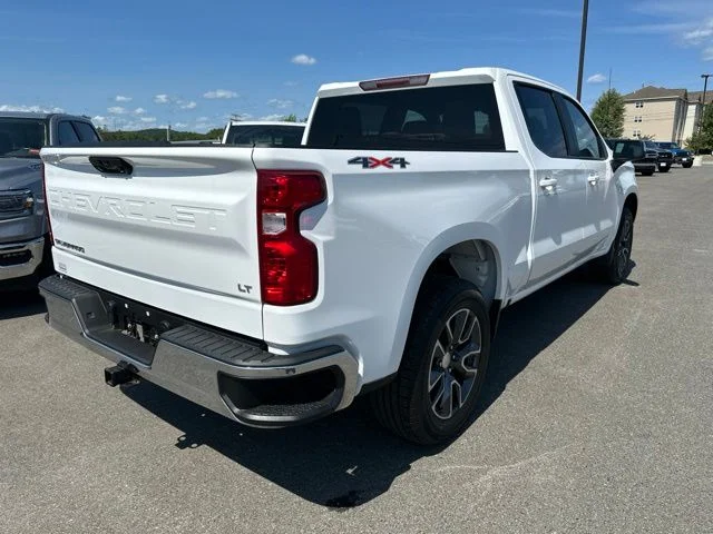 Used 2022 White Chevrolet LT image 6