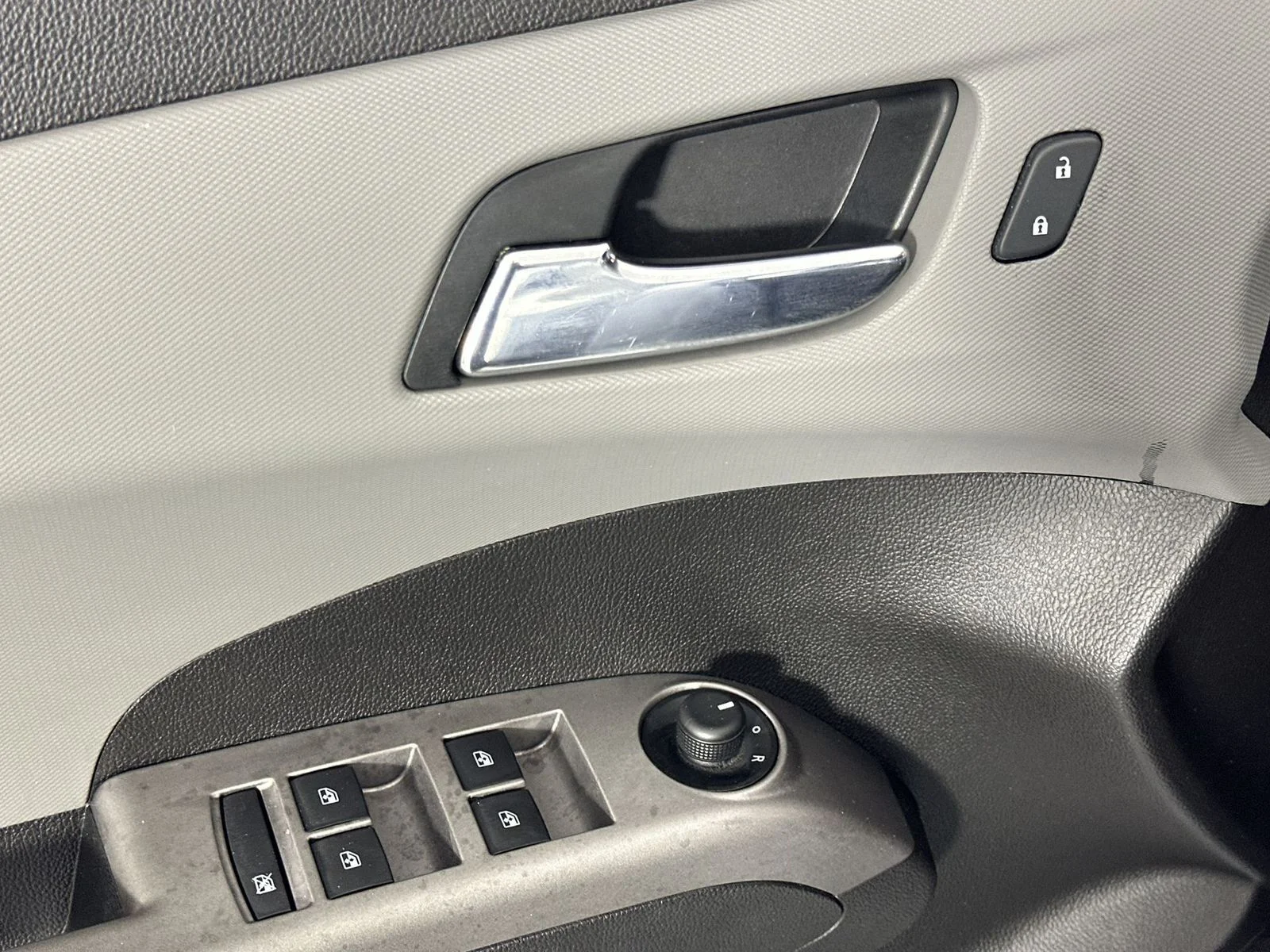 Used 2019 Silver Chevrolet Premier image 13