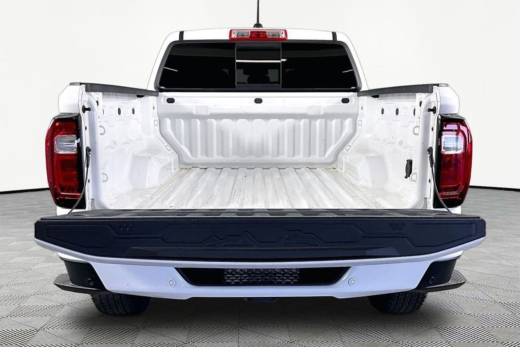 Used 2024 White GMC AT4 image 7