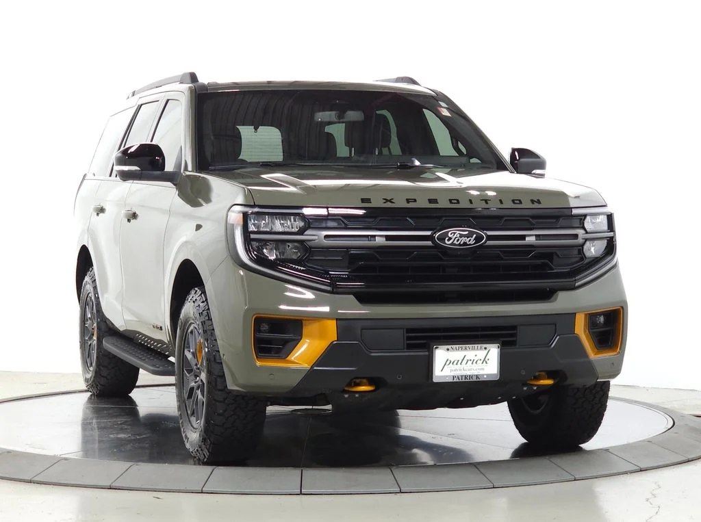 Used 2025 Green Ford Tremor image 11