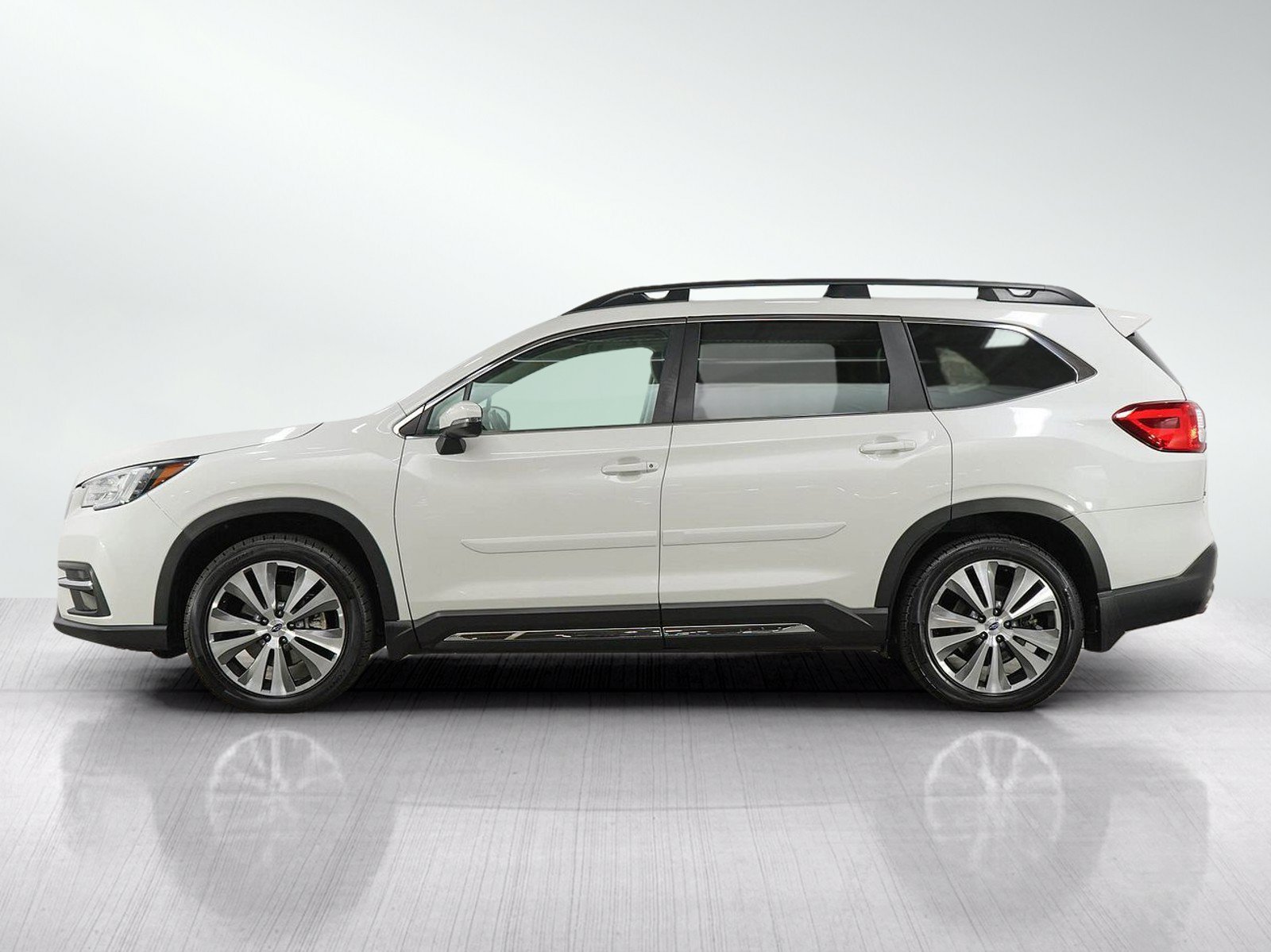 Used 2021 Crystal White Pearl Subaru Limited image 2