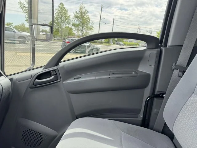Used 2020 White Isuzu 200 image 37