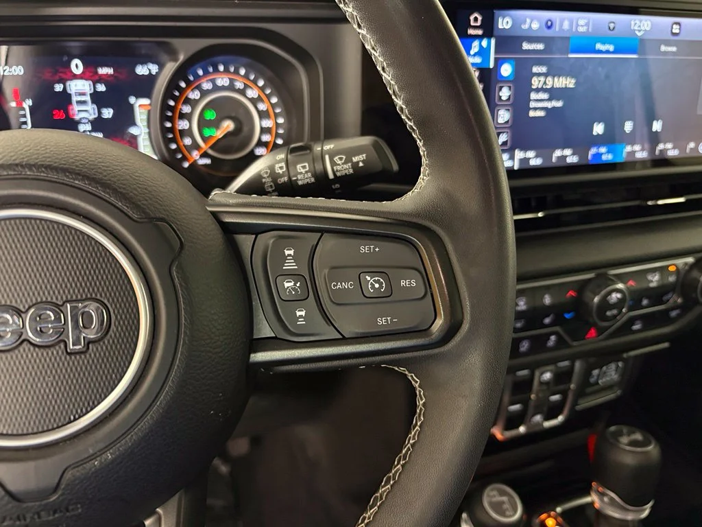 Used 2025 White Jeep Sport S image 20