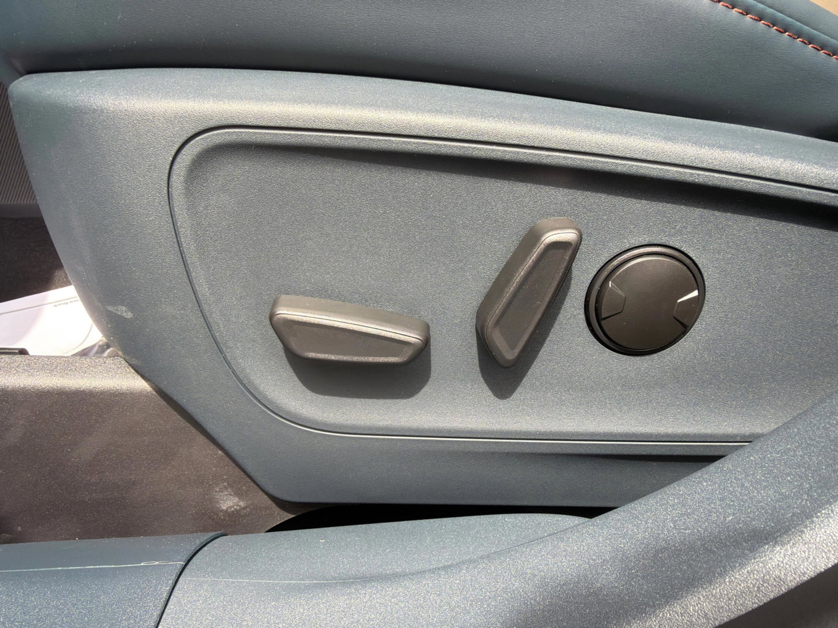 New 2026 Azure Gray Metallic Tri-Coat Ford Lariat® image 18
