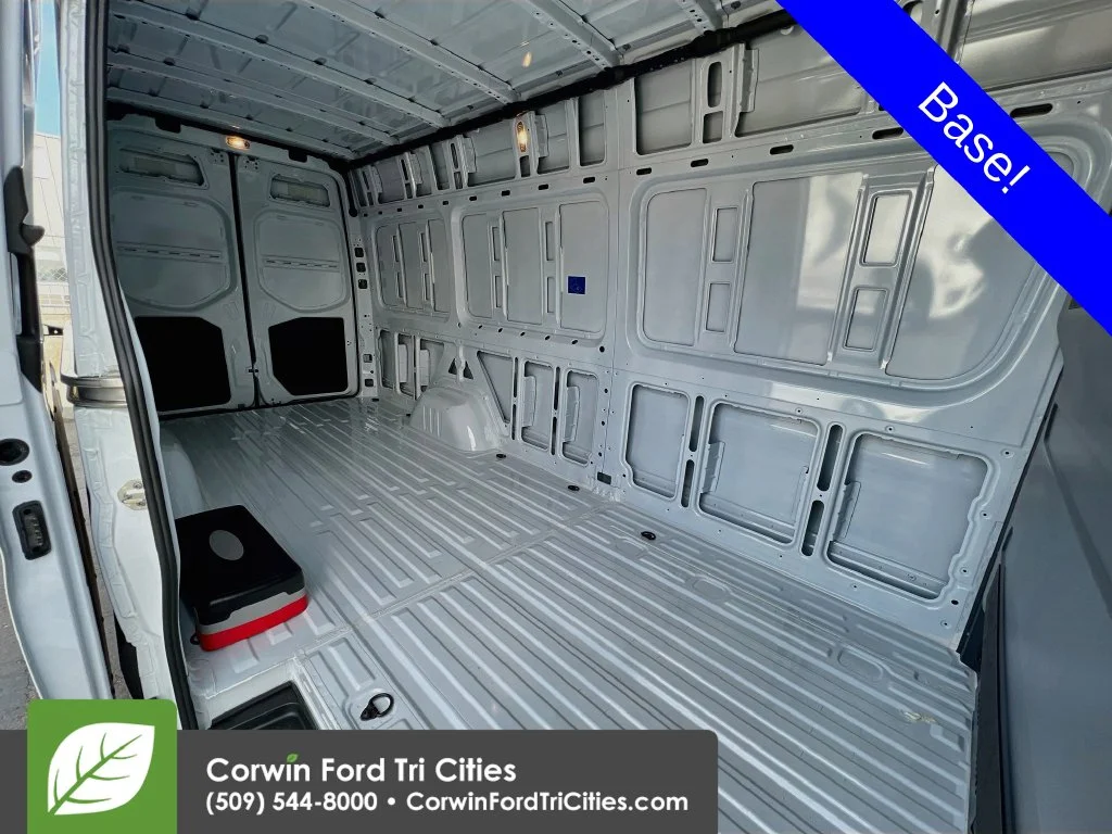 Used 2025 Arctic White Mercedes-Benz Cargo 170 WB image 14