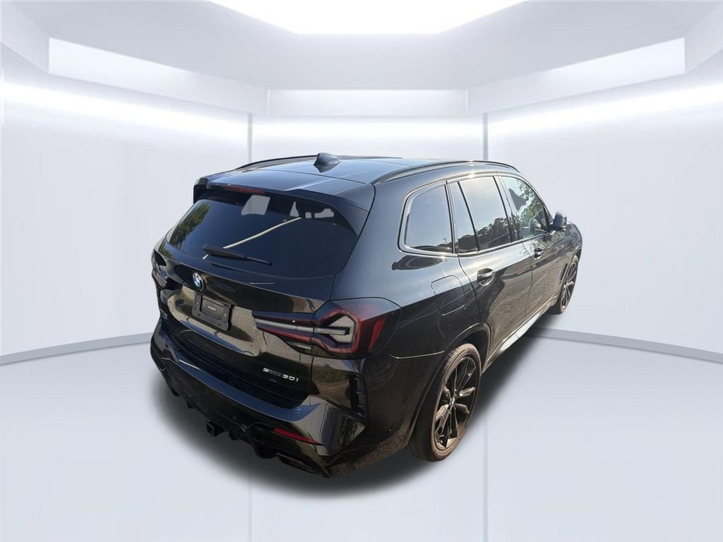 Used 2023 Black BMW sDrive30i image 3