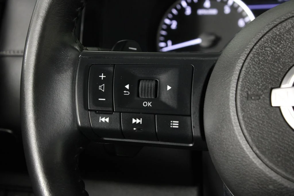 2025 Nissan Pathfinder SV - Photo 28