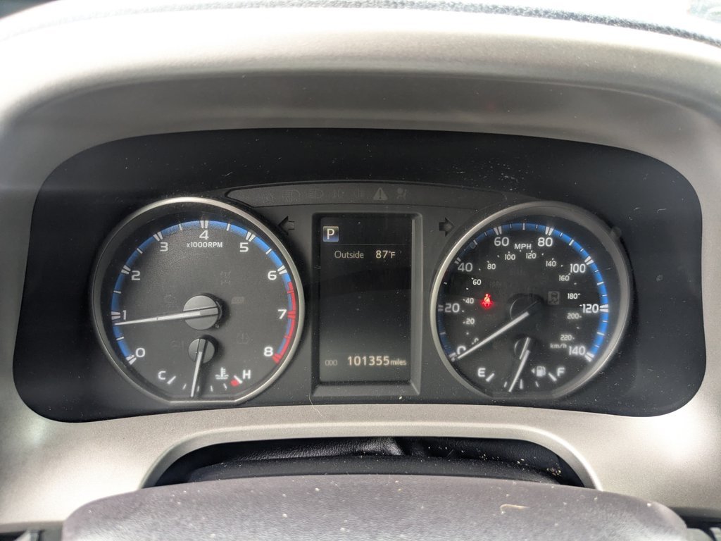 Used 2018  Toyota LE image 15