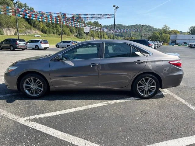 Used 2017 Gray Toyota XLE image 10