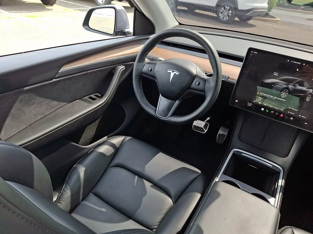 Used 2023  Tesla Long Range image 14