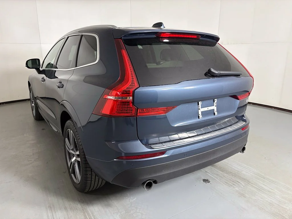 Used 2021 Blue Volvo T5 Momentum image 6