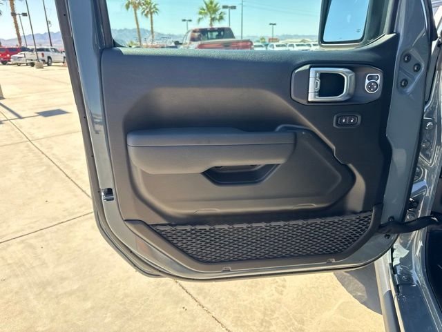 New 2026 Anvil Clear-Coat Exterior Paint Jeep Rubicon image 15