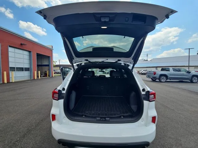 Used 2023 White Ford ST-Line Select image 28