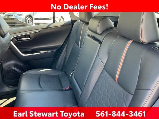Used 2024  Toyota Adventure image 15