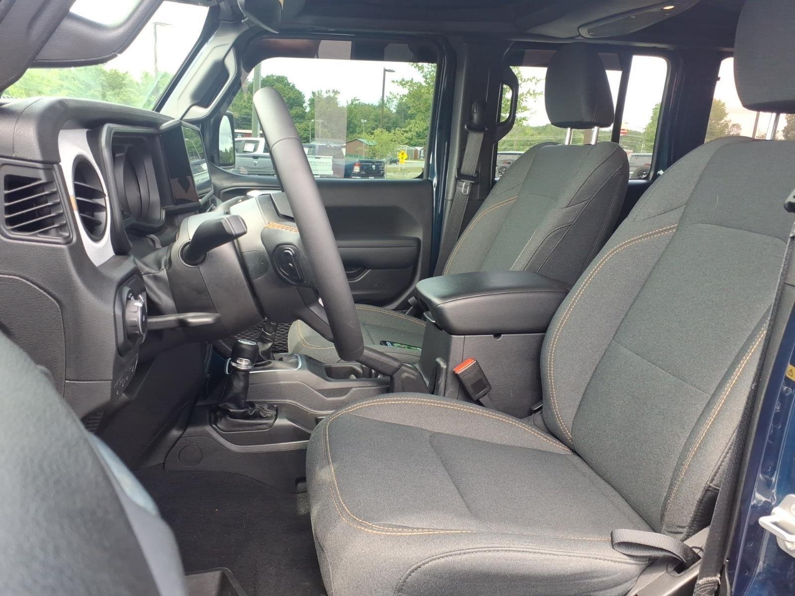 Used 2025 Fathom Blue Pearlcoat Jeep Sport S image 15