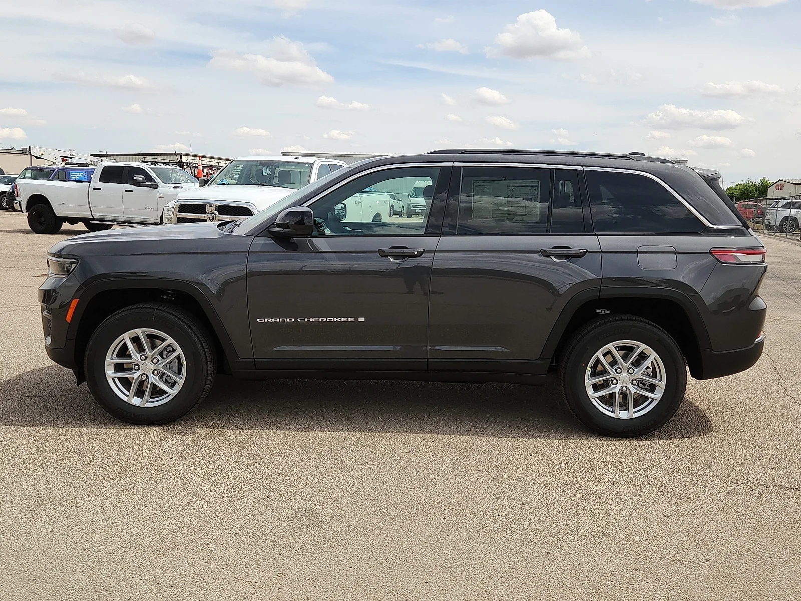 New 2026 Baltic Gray Metallic Clear-Coat  Paint Jeep LAREDO 4X4 image 2