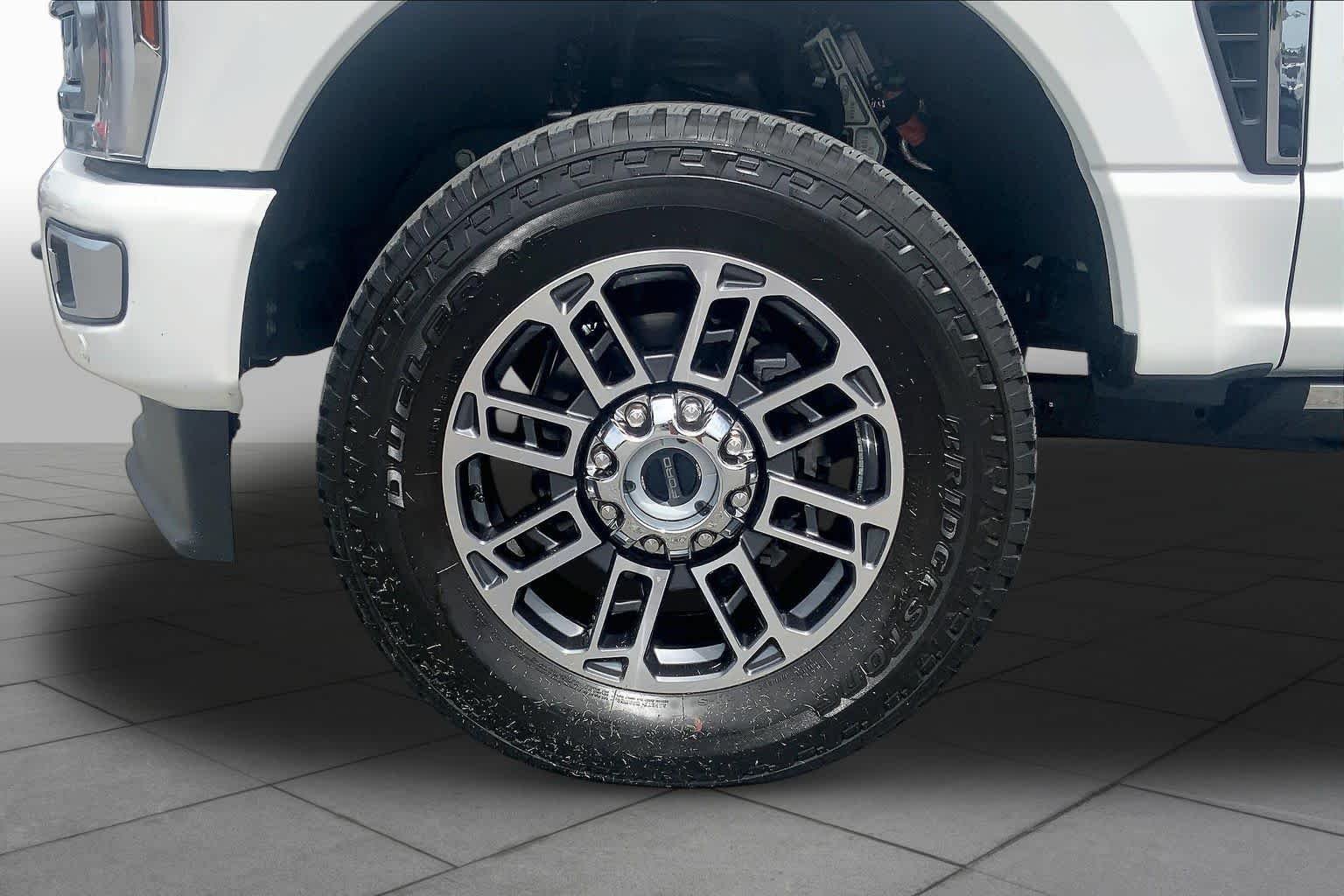 Used 2026 Star White Ford Platinum image 11
