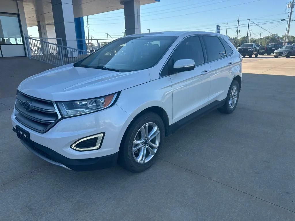 Used 2018 White Ford SEL image 31