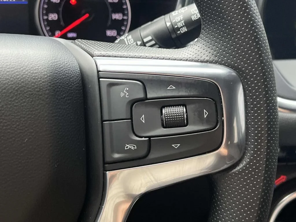 Used 2023 SUMMIT WHITE Chevrolet LT image 20