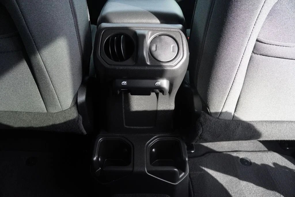 Used 2025 White Jeep Sport S image 37