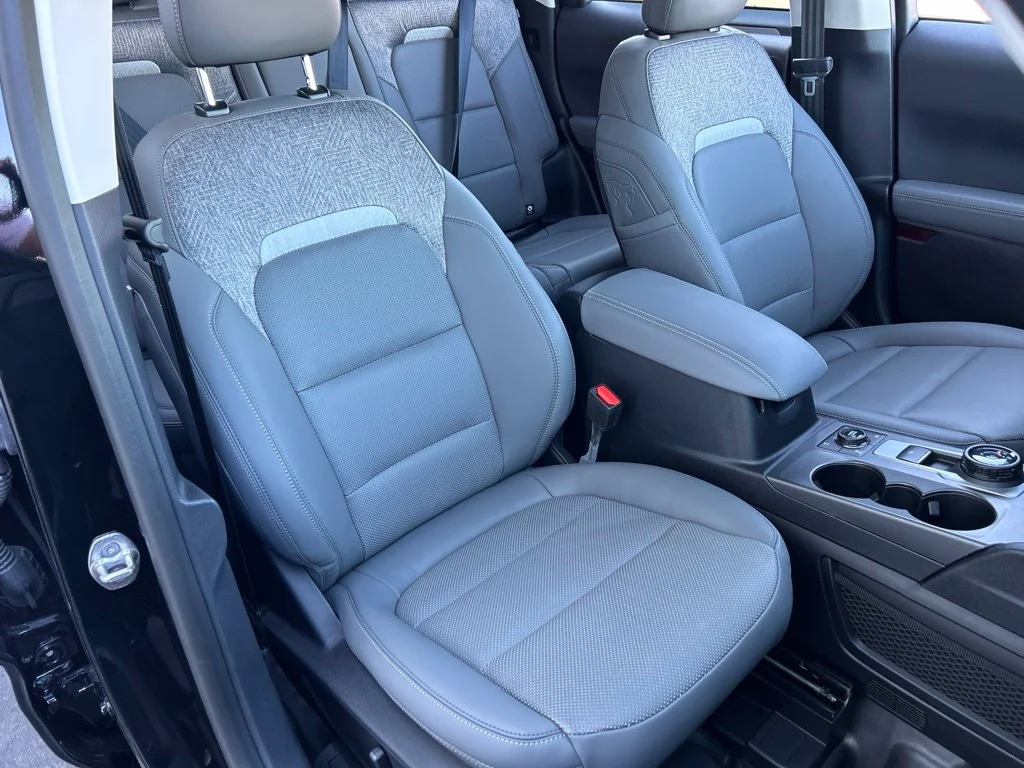 New 2026 Shadow Black Ford Badlands® image 18