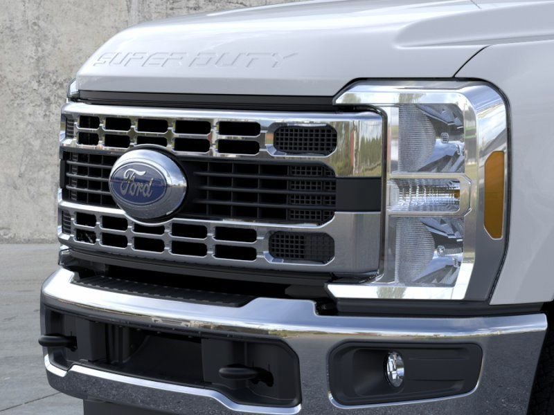New 2026 Oxford White Ford XLT image 17